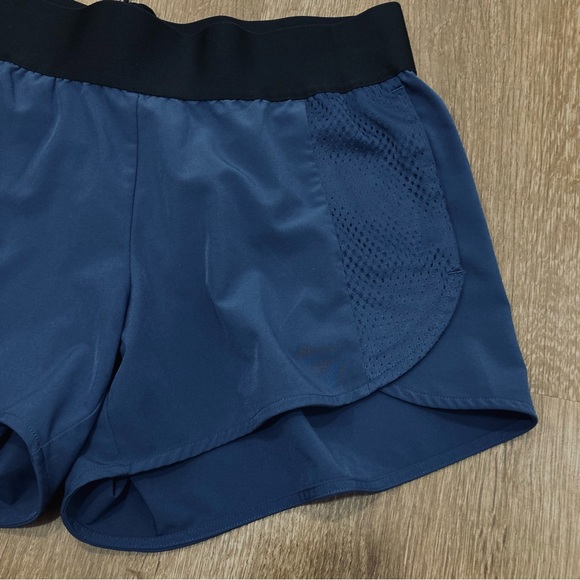 Women’s Adidas Shorts Pockets Athletic Stretchy Running Curved Hem M Navy Blue - Picture 5 of 13